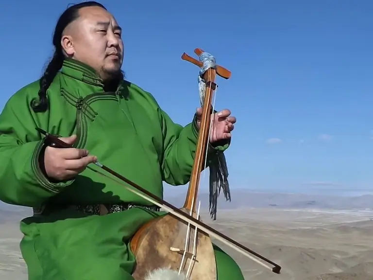 Batzorig Vaanchig  mongolian  throat signer, song of Chingis Khan