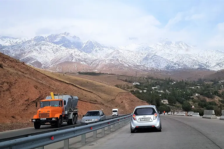 Pass of the Tashkent-Osh road
