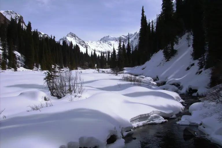 Discover the Chong Kyzyl Suu valley in winter