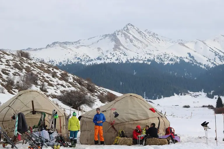 Ak Tash ski tour