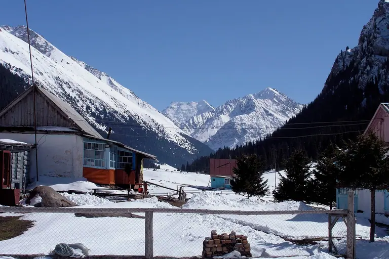 Altyn Arashan valley - winter