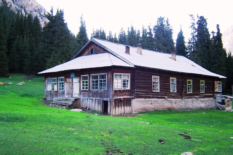chong_kyzyl_suu_meteo_station_02.jpg
