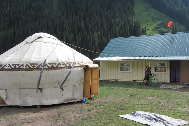 Altyn Arashan Bike Tour