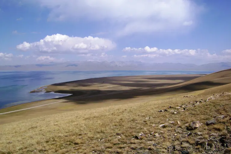 Tash Doeboe (Song Kul)