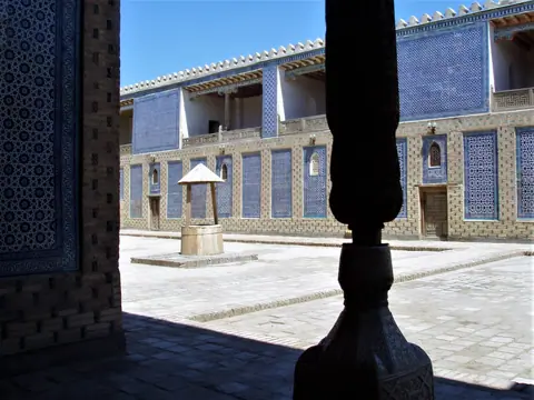 Tosh-hovli palace in Khiva 