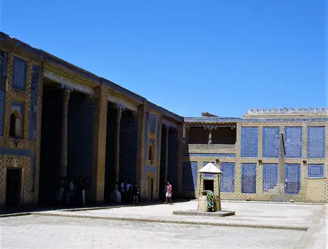 Tosh-hovli palace in Khiva 