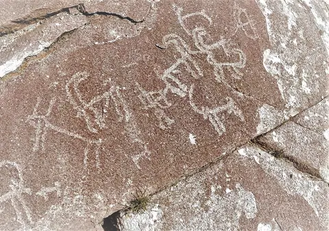 Hunting scene drawn on granit