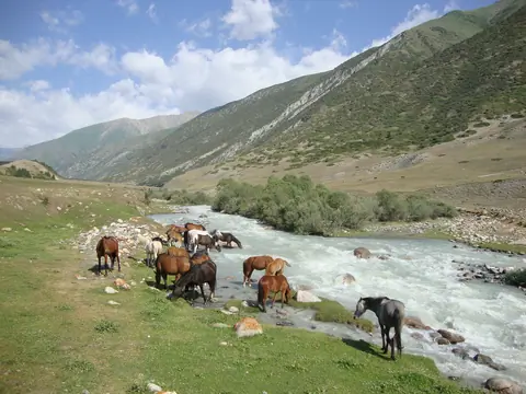 Chong-Ak-Suu gorge