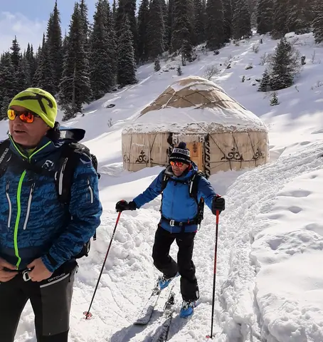yurt camp in Boz Uchuk valley