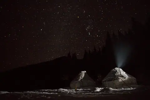 In Kok Jayk meadows, overnight in warm and confortable yurt camp