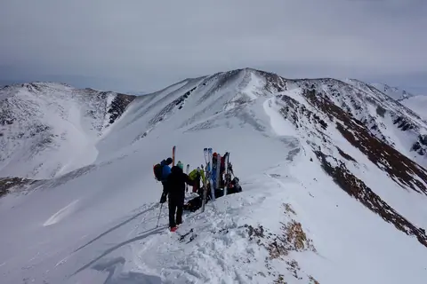 Skitouring on glaciers of the Soek Too range