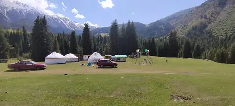 Yurt camp Urmat Kok-Jaiyk