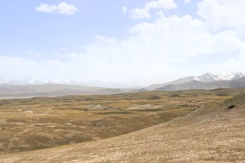 Sarykel lake / Sary Kel lake on the high plateau of the Taragaï river