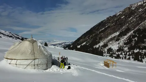 Yurt camp Eki chat