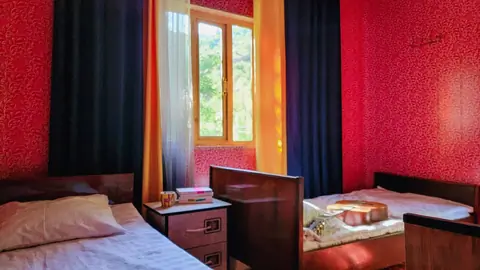 Guest house Everest
