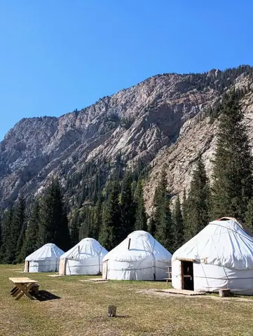 Yurt camp Shabyr