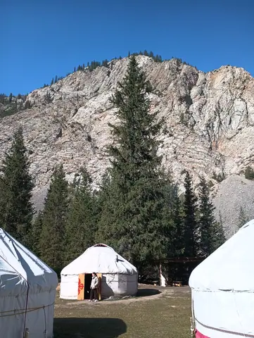 Yurt camp Shabyr
