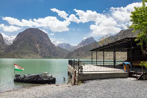 Iskander lake