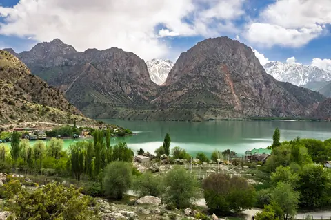 Iskander lake
