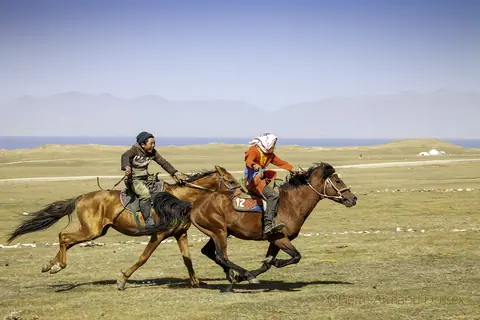 Horse game in Son Kul