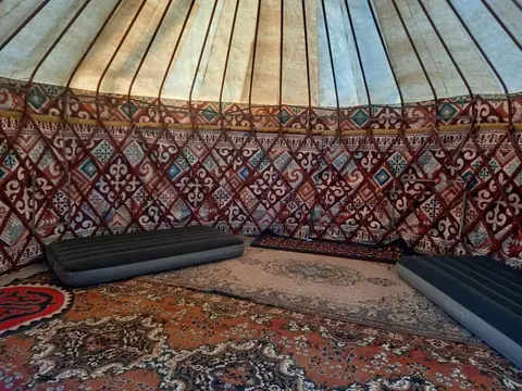 Yurt camp Ak-sai