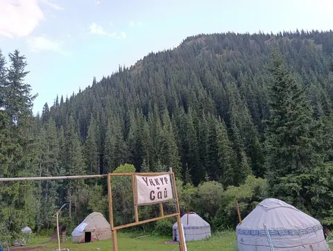 Yurt camp Unkur-Sai