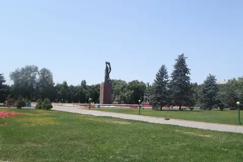 Erkindik - Revolution Militant square