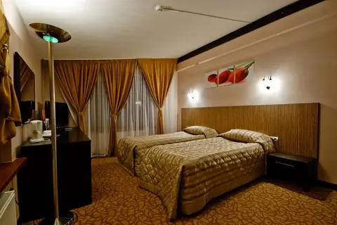Caprice Hotel, Karakol