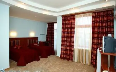 Holiday Hotel