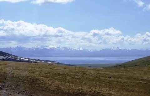 View of the Song Kul lake from the Kalmak Ashuu pass