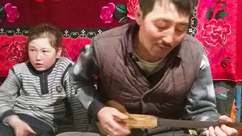 Music in Kyzyl Oy