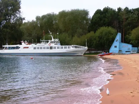 President residence no 2 Moskva boat