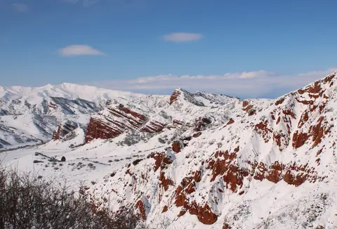 Siuttu Bulak red cliffs