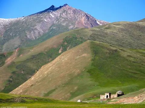 tash_rabat_caravanserai.jpg