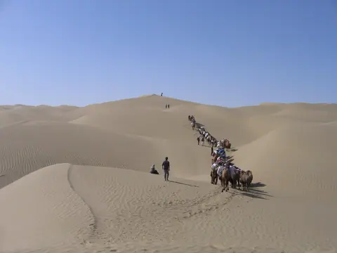 traversee_du_desert_taklamakan.jpg
