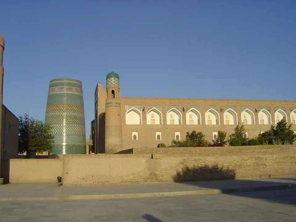 Kalta Minor blue minaret