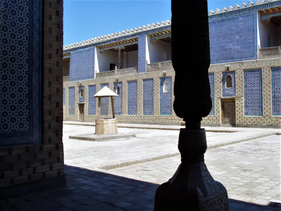 Tosh-hovli palace in Khiva 