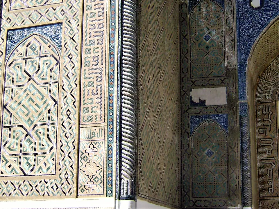 Bibi Khanum first façade (West side on the main street)