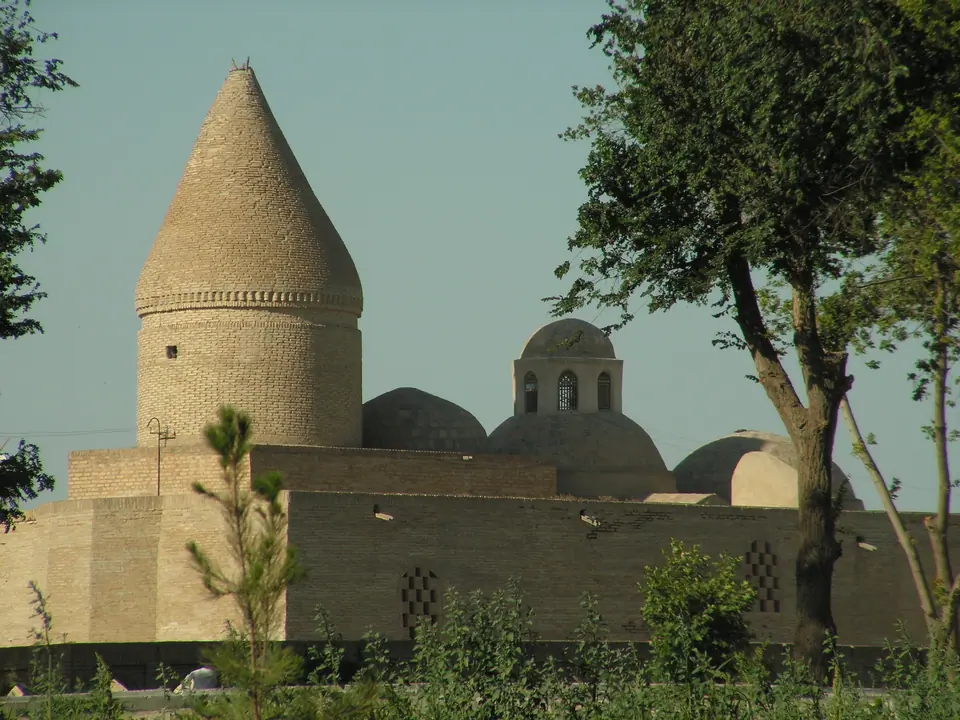 Khwarazm-style conical dome