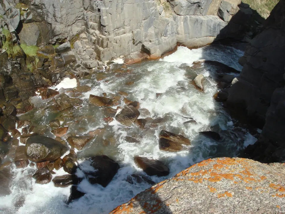 The waterfall of the Song Kul river