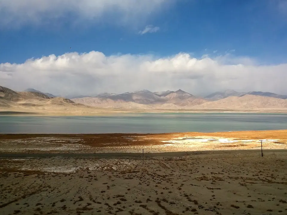 Sasyk Kel lake on Alichur plateau in Pamir range