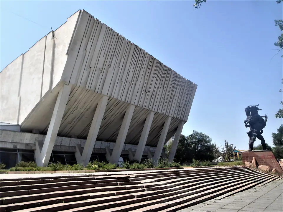 Memorial of Kojomkul in front of the Bishkek Sport Palace