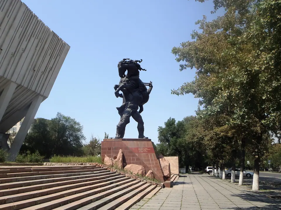 Memorial of Kojomkul in front of the Bishkek Sport Palace