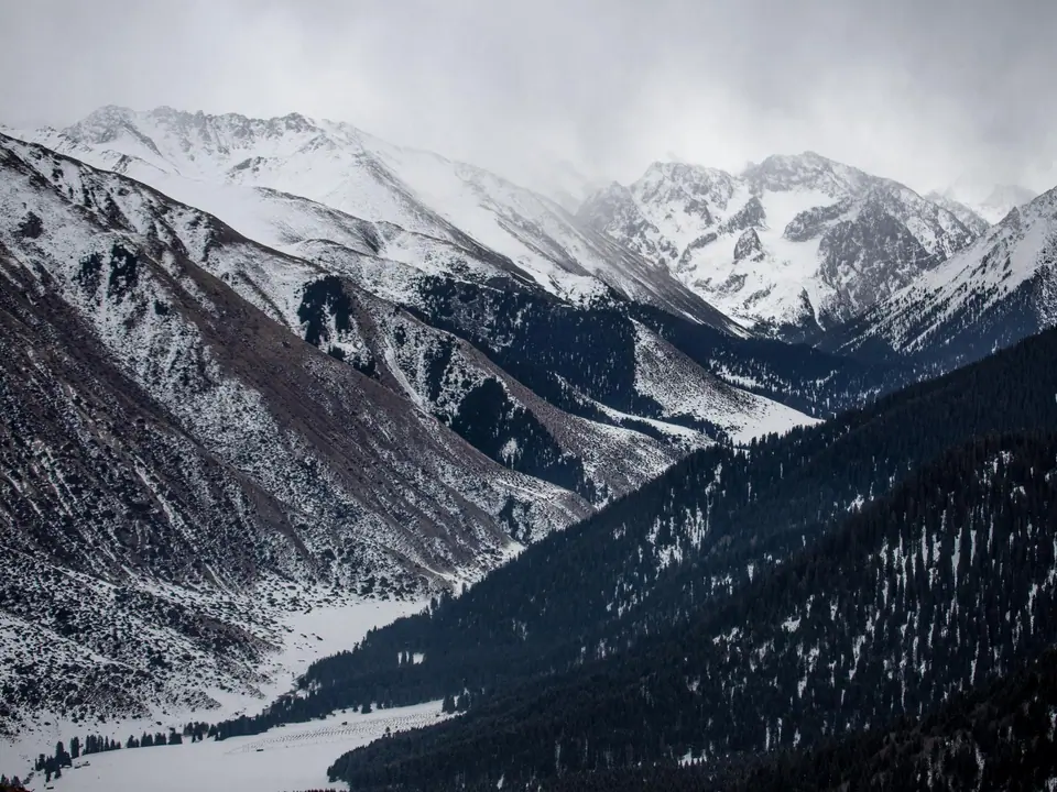 Jeti Oguz valley in winter