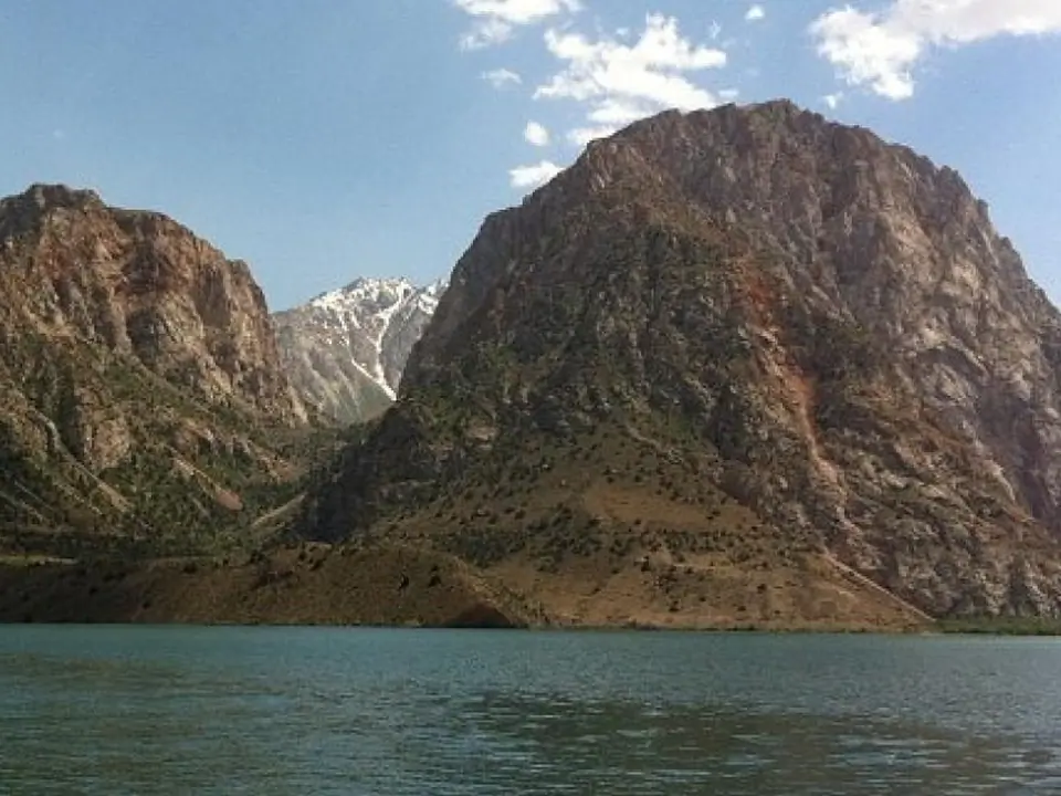 iskenderkul_hat_lake1