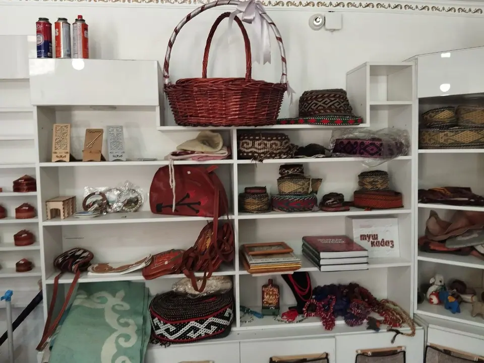 Store_of_national_clothing_Kyrgyz Uz