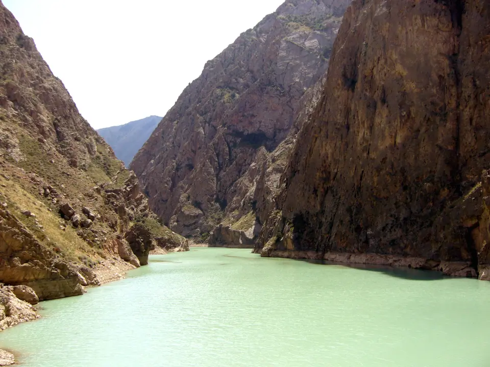 Eki-Naryn valley