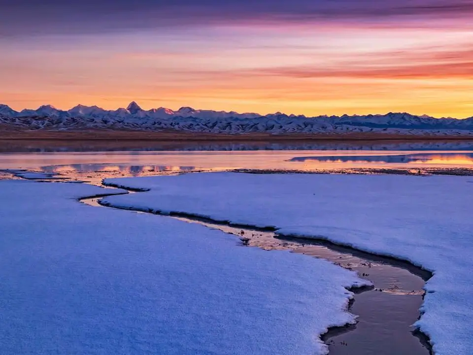 Tuz-Kol dead lake