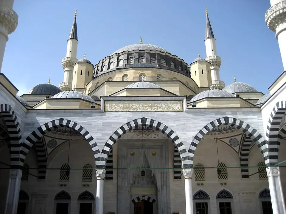 Azadi Mosque