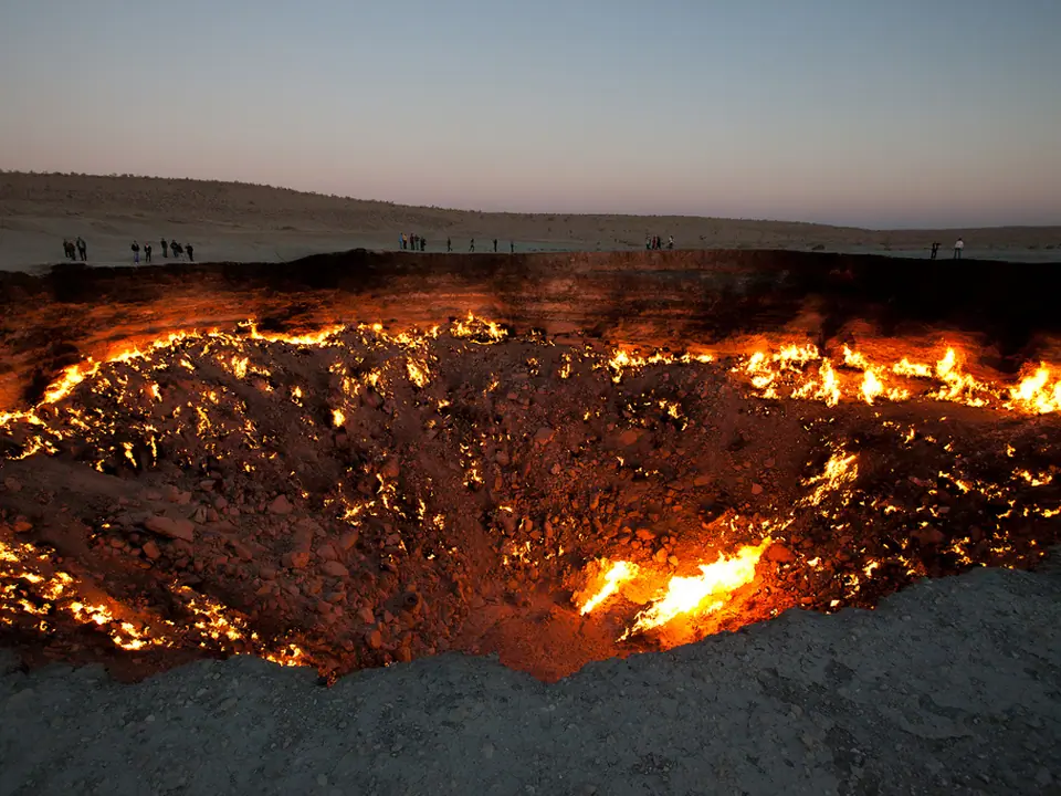 Darvaza Gaz crater